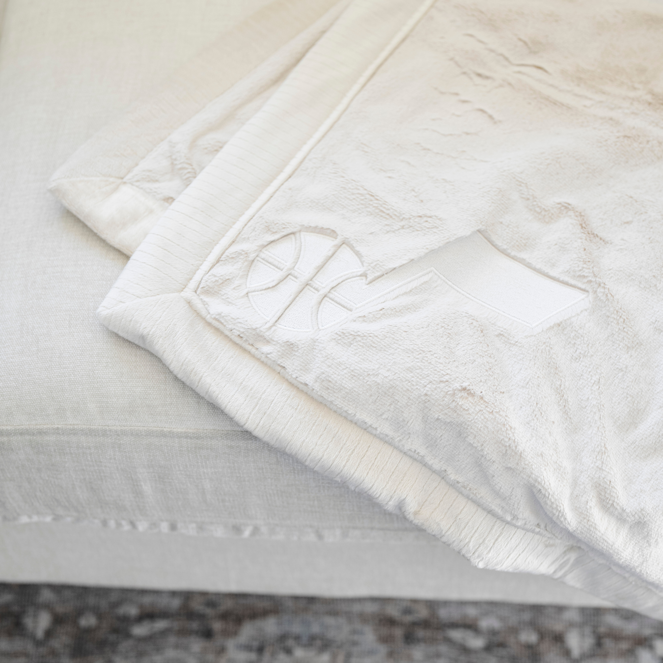 LUSH XL BLANKETS