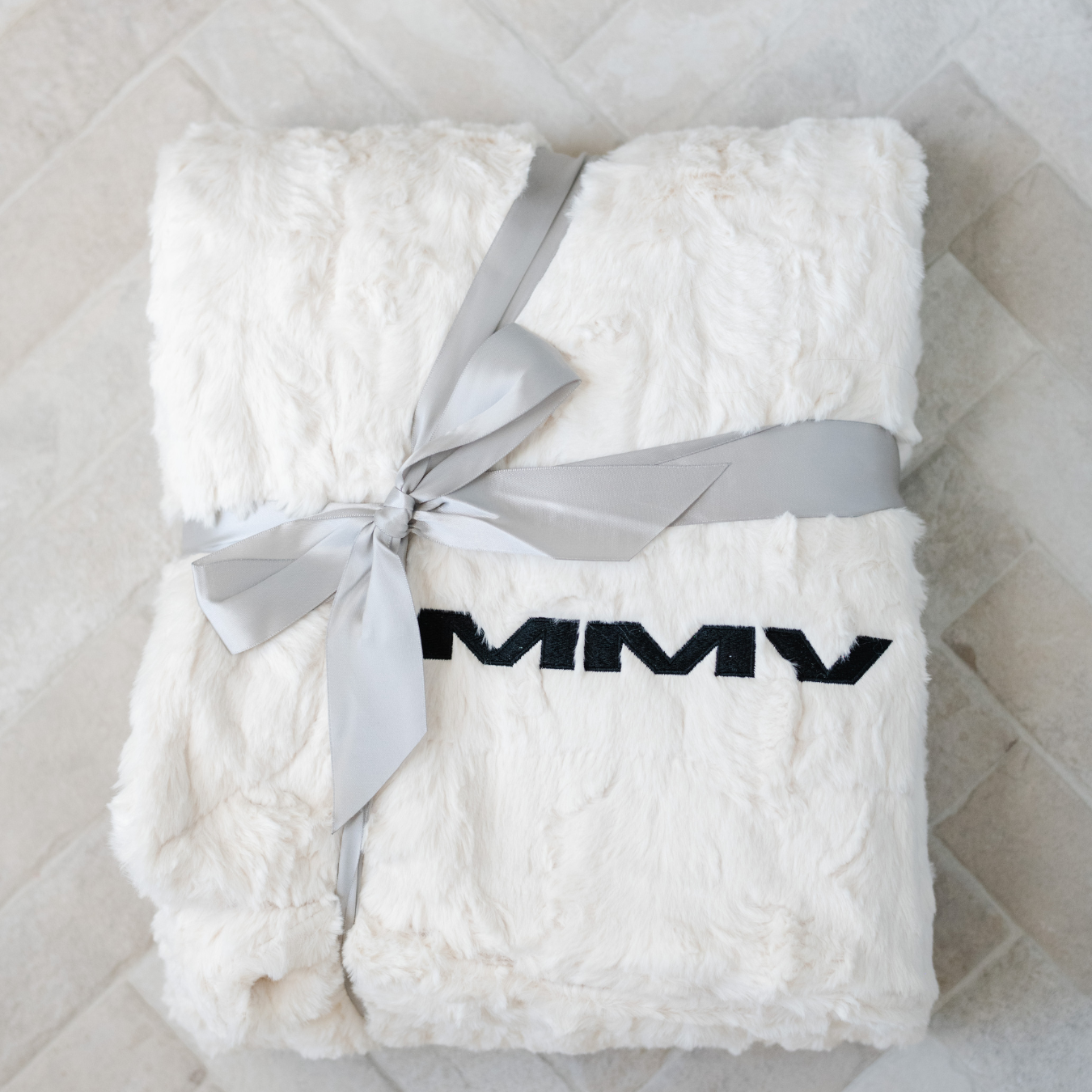 PATTERNED FAUX FUR XL THROW BLANKETS