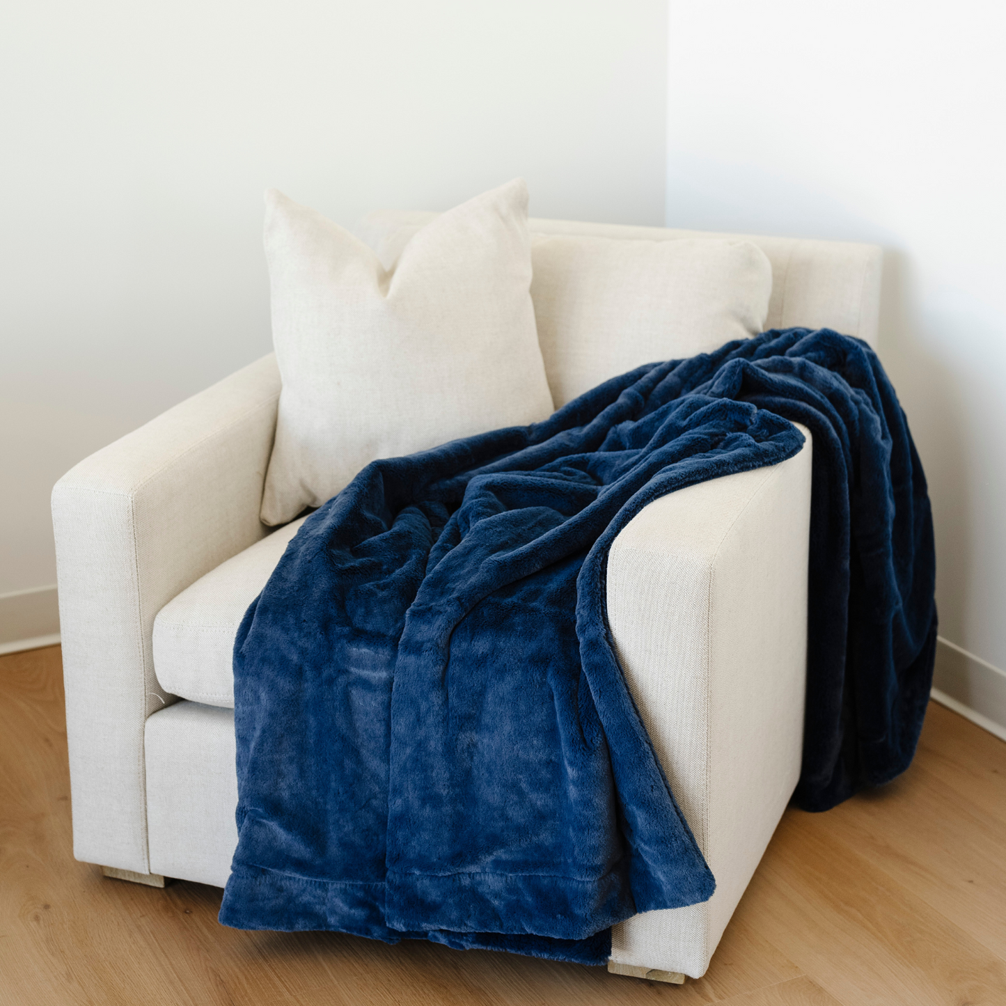 LUSH XL THROW BLANKETS