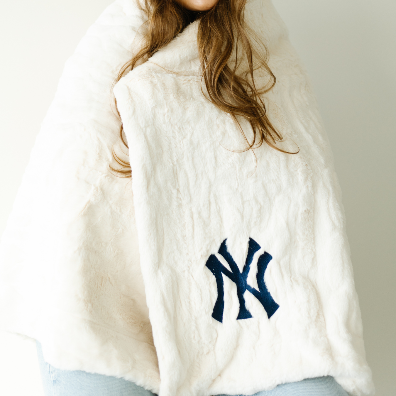 PATTERNED FAUX FUR XL THROW BLANKETS