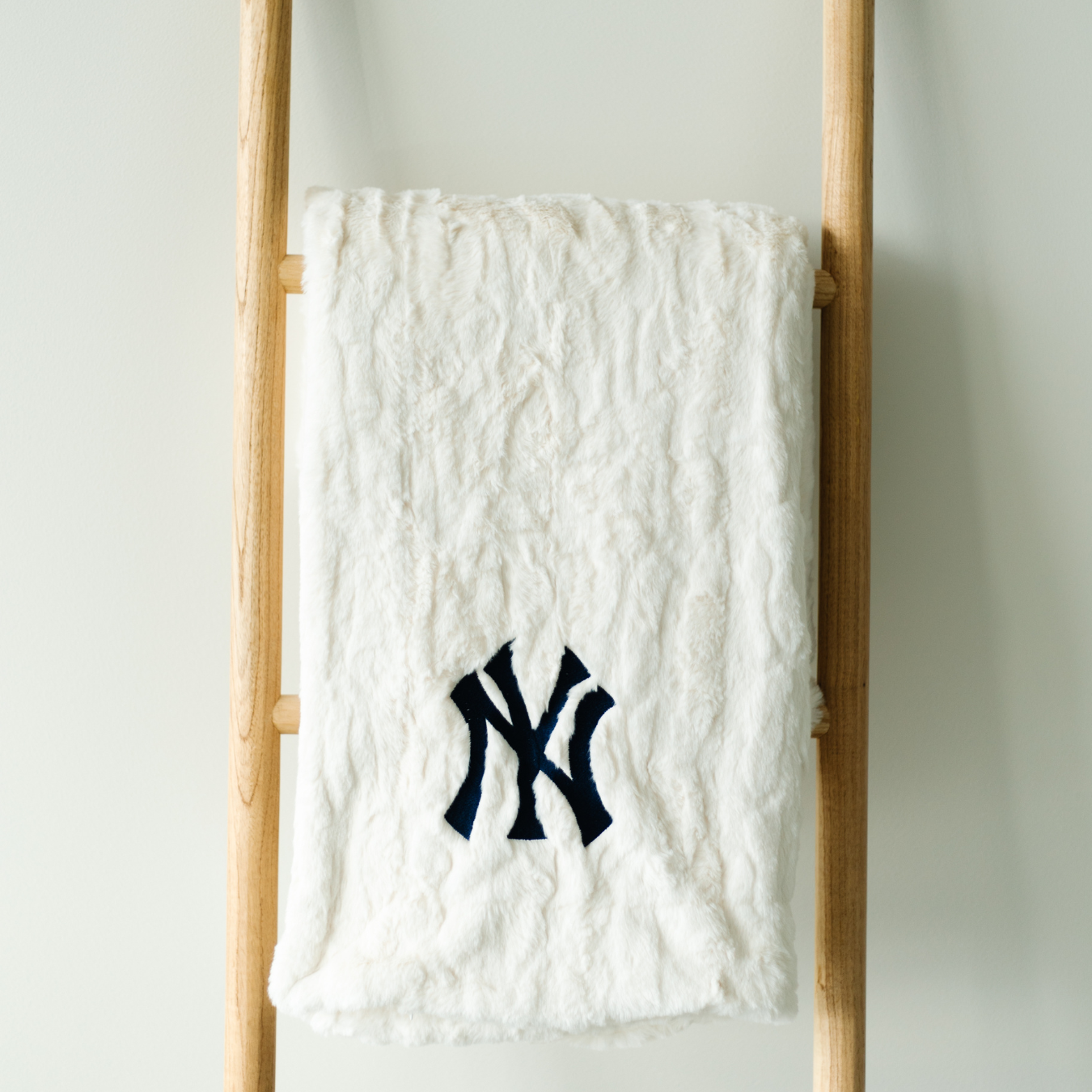 PATTERNED FAUX FUR THROW BLANKETS