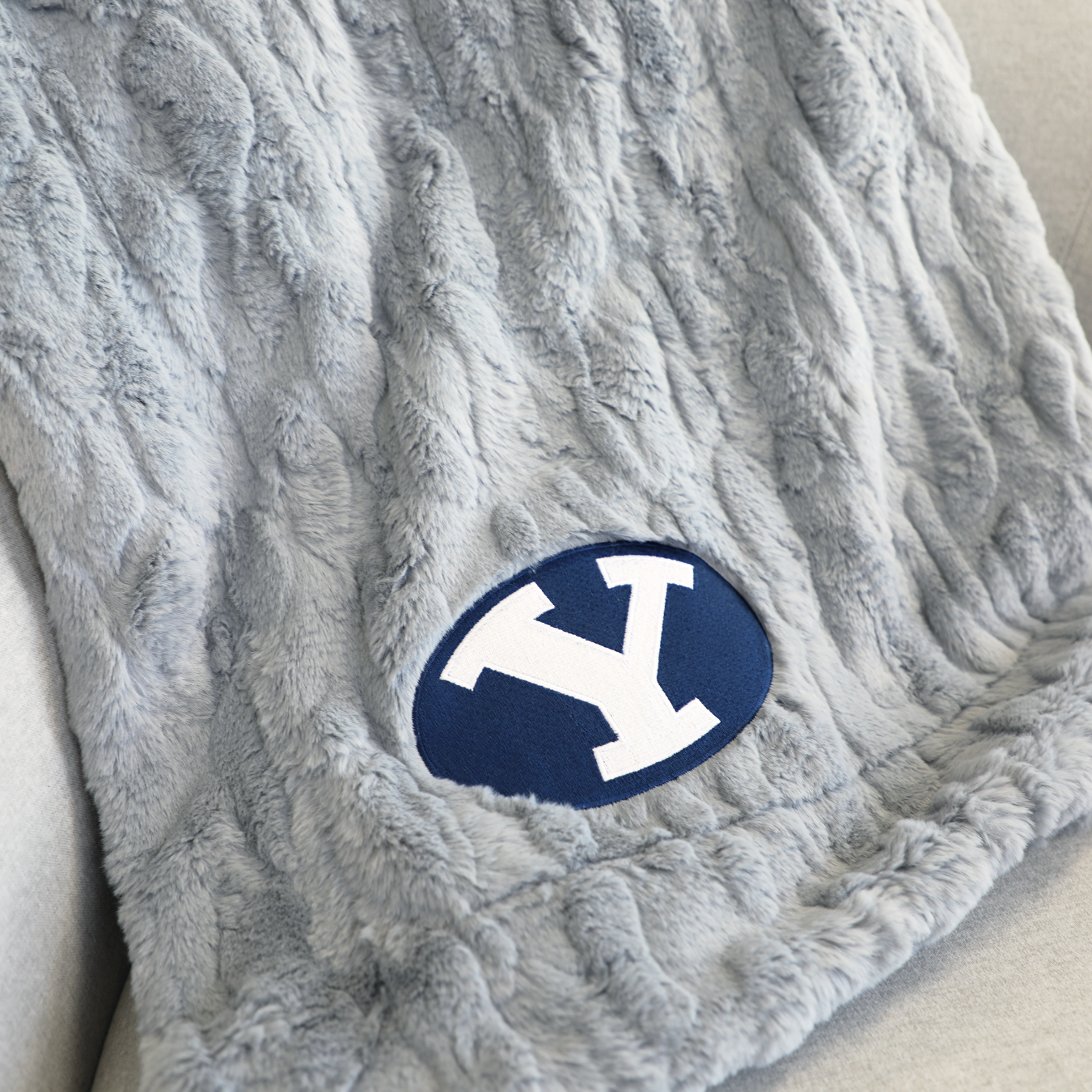 PATTERNED FAUX FUR XL THROW BLANKETS