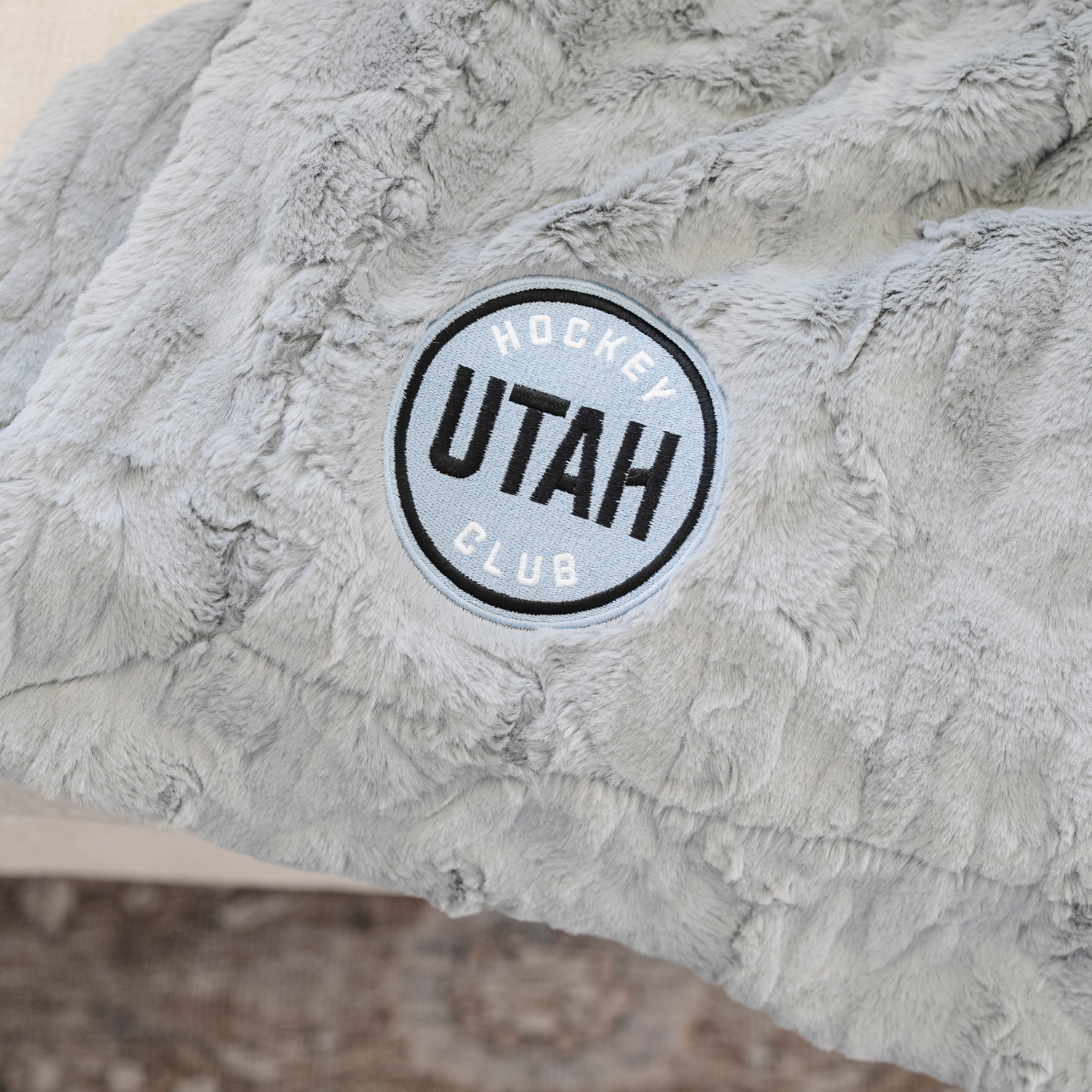 PATTERNED FAUX FUR XL THROW BLANKETS