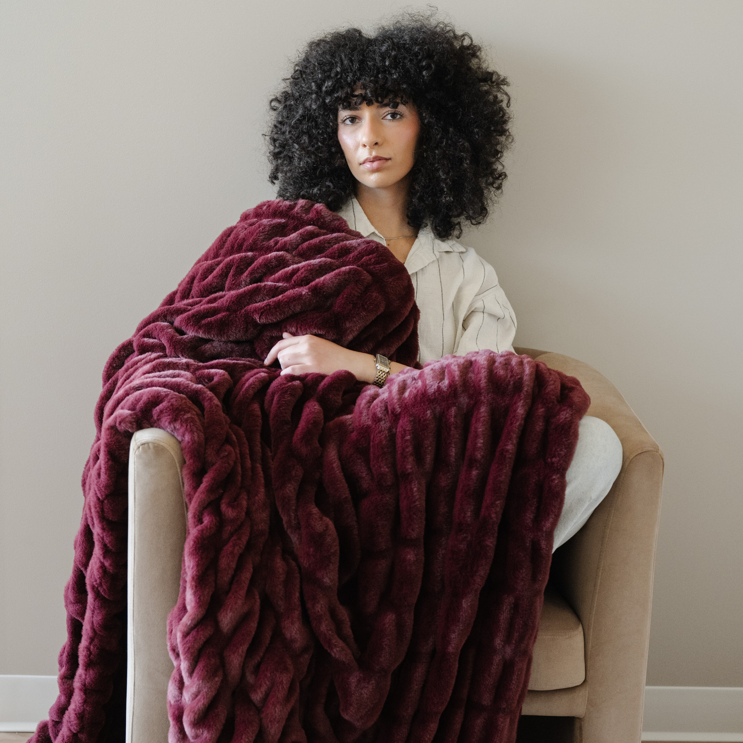 DOUBLE RUCHED FAUX FUR THROW BLANKETS