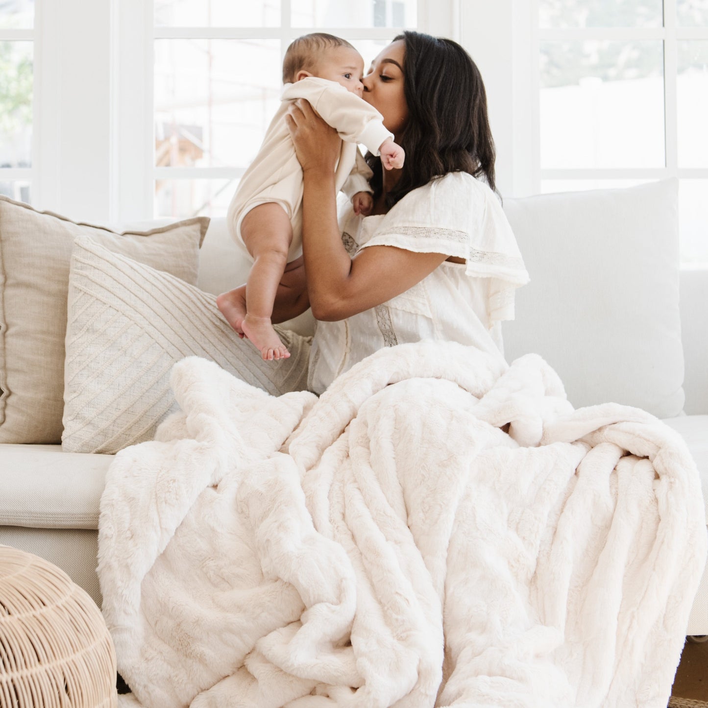 ZIPPERED PATTERNED FAUX FUR XL THROW BLANKETS