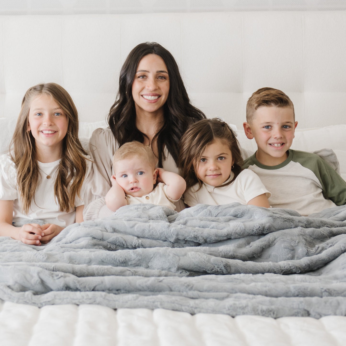 ZIPPERED PATTERNED FAUX FUR THROW BLANKETS
