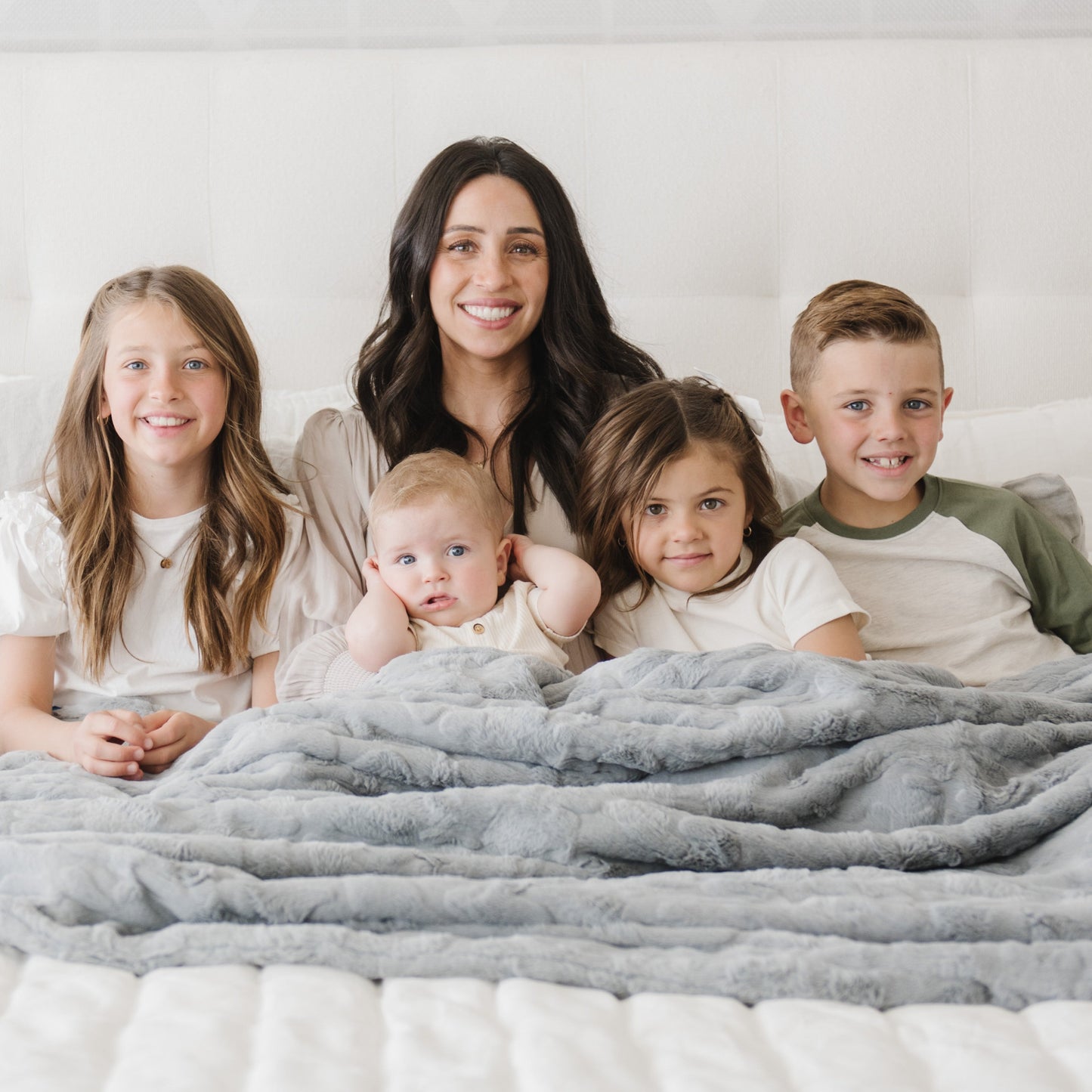 ZIPPERED PATTERNED FAUX FUR XL THROW BLANKETS