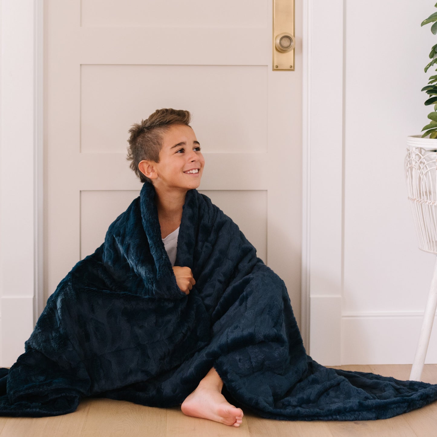 ZIPPERED PATTERNED FAUX FUR XL THROW BLANKETS